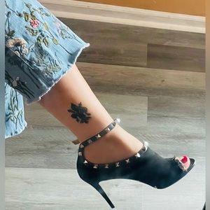 Valentino peep toe booties 39.5